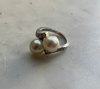 Ring in 18K white gold with cultured pearls...