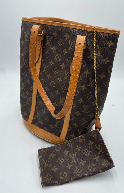 Louis Vuitton Bucket GM
Monogram canvas bucket...