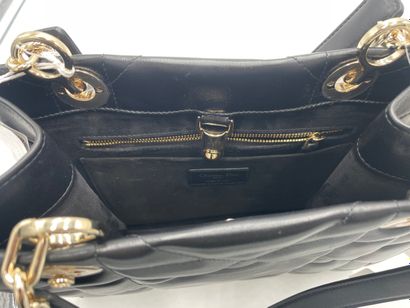 Dior Essential Tote
Archicannage quilted...