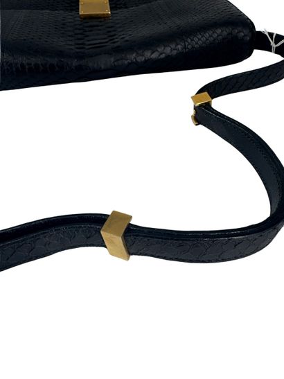 Céline Triomphe Shoulder Bag
Shoulder bag...