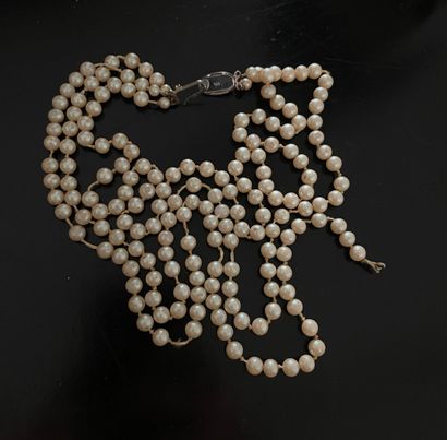 Lot including a fancy brooch and a three...