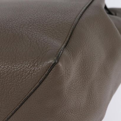 Céline Phantom Cabas
Phantom Cabas leather...