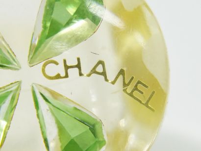 Chanel Vintage CC Ring
Resin ring by Chanel.
Clover-shaped...
