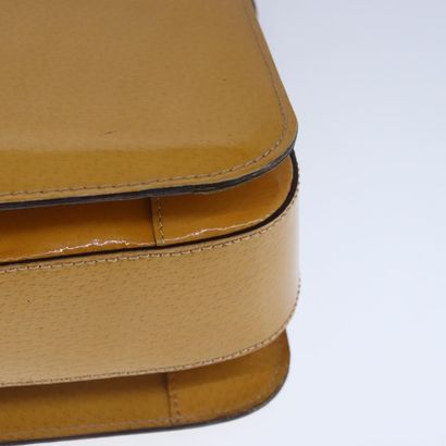Céline Ring Bag
Ring Bag leather handbag...