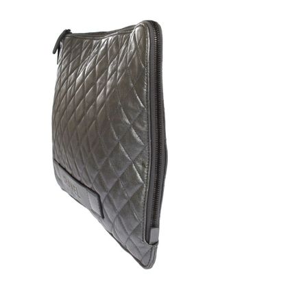 Chanel iPad Pouch
Quilted leather iPad Pouch...
