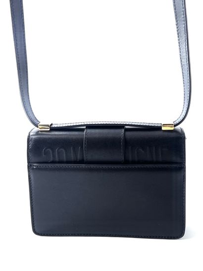 Dior 30 Montaigne Flap Bag
Leather shoulder...