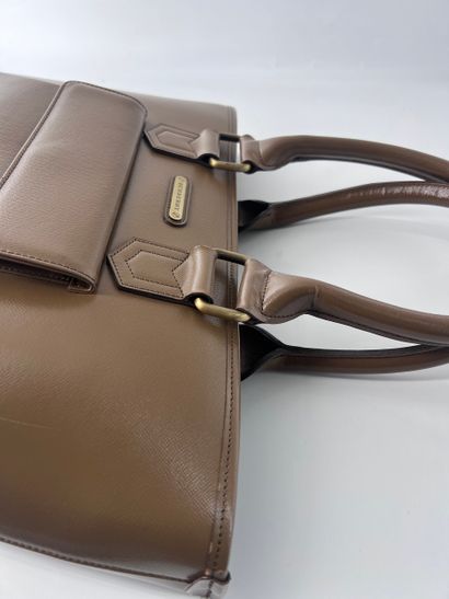 Burberry Tote Bag
Leather tote bag by Burberry.
Large,...