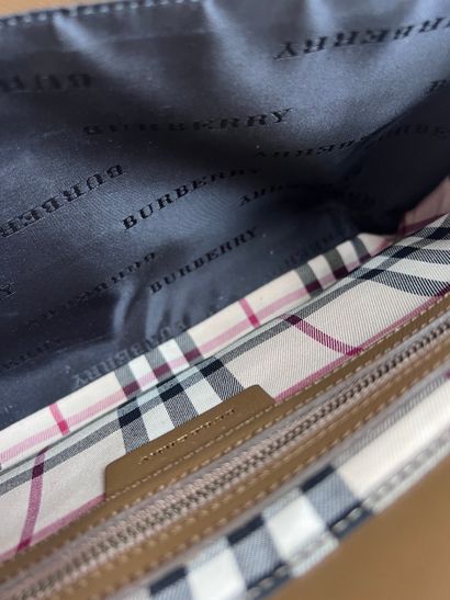 Burberry Tote Bag
Leather tote bag by Burberry.
Large,...
