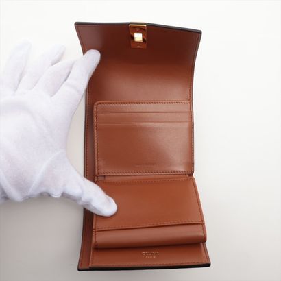 Céline 16 Top Handle Bag
Leather handbag,...
