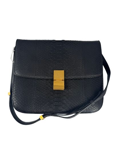 Céline Triomphe Shoulder Bag
Shoulder bag...