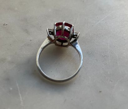 18K white gold, ruby and diamond ring XX...