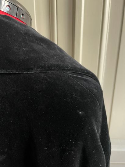 Ted Lapidus Long black velvet cape

Long...
