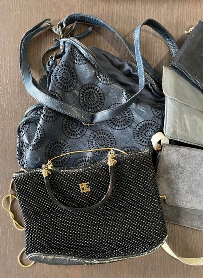 Set comprising six handbags in various sizes...