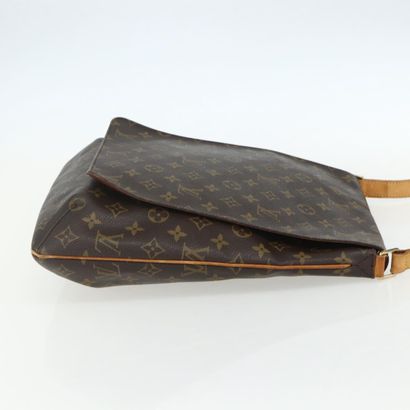 Louis Vuitton Musette
Shoulder bag in Monogram...