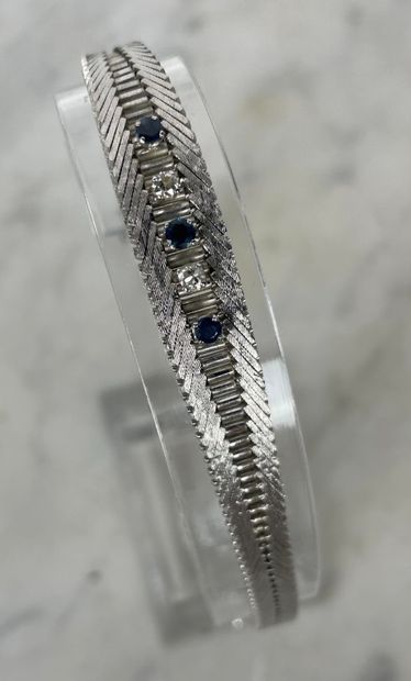 Bracelet in 18K white gold, diamonds and...