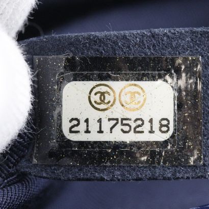 Chanel Boy Bag
Quilted leather shoulder bag,...