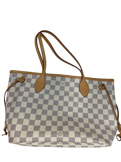 Louis Vuitton Neverfull PM
Damier canvas...