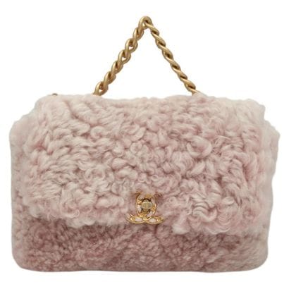 Chanel Shearling Pink
Shoulder bag in pink...