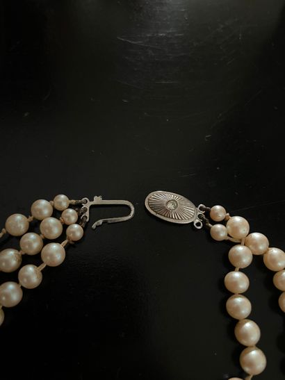 Lot including a fancy brooch and a three...