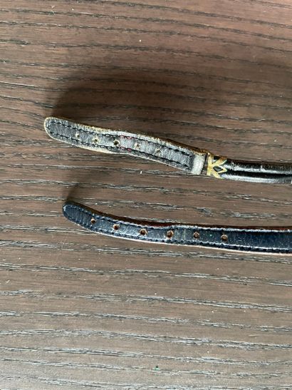 Set of two 18k GOLD hand-wound ladies' watches...