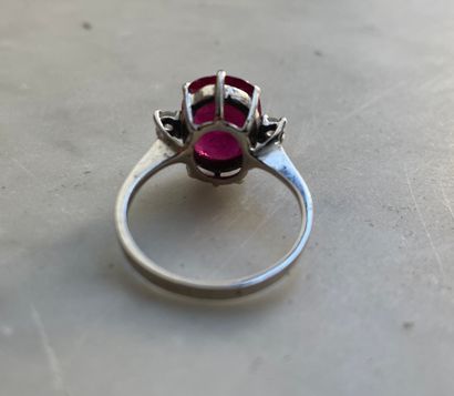 18K white gold, ruby and diamond ring XX...