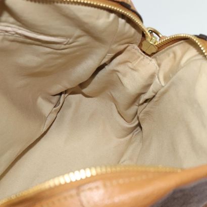 Chloé Paraty Top Handle Bag
Leather handbag,...