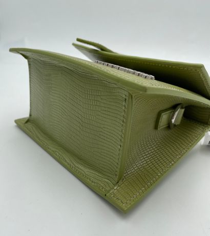 Jacquemus Le Chiquito Moyen Bouclé Bag
Bouclé...