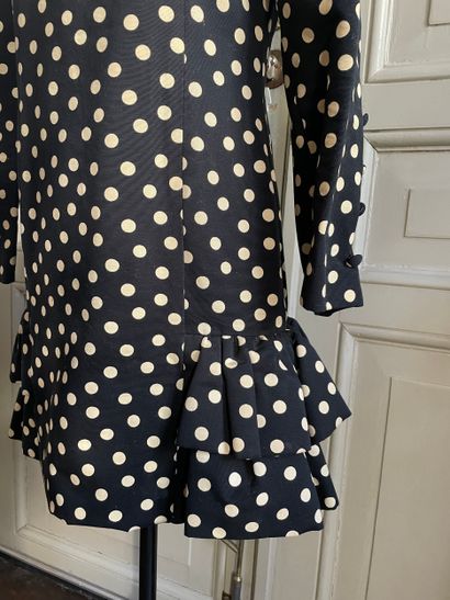 Balenciaga Black and white polka dot dress

Black...