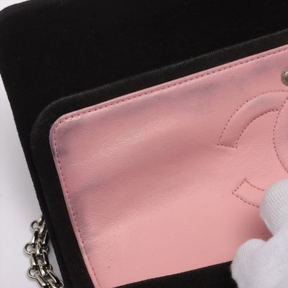 Chanel Timeless Classic Double Flap
Quilted...
