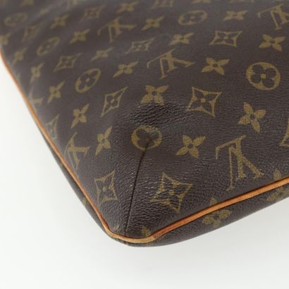 Louis Vuitton Musette
Shoulder bag in Monogram...