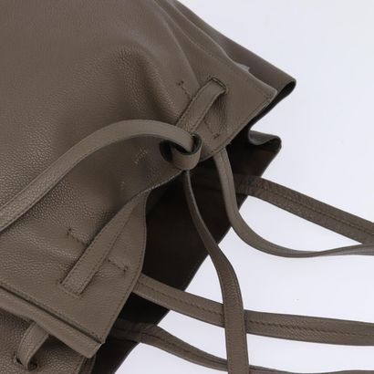 Céline Phantom Cabas
Phantom Cabas leather...