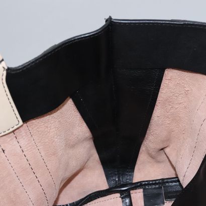 Chloé Alison East West Tote
Alison East West...
