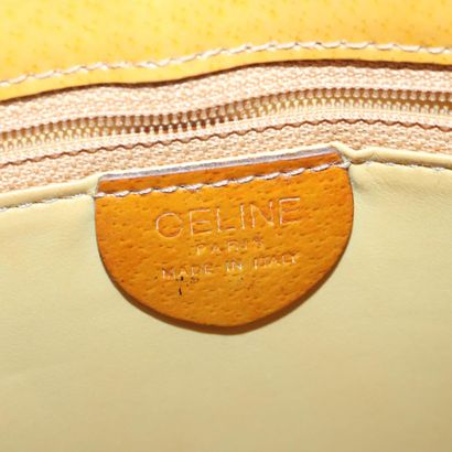 Céline Ring Bag
Ring Bag leather handbag...