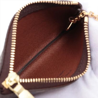 Louis Vuitton Neverfull Pochette
Removable...