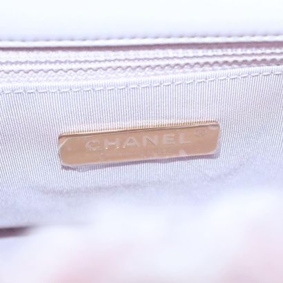 Chanel Shearling Pink
Shoulder bag in pink...