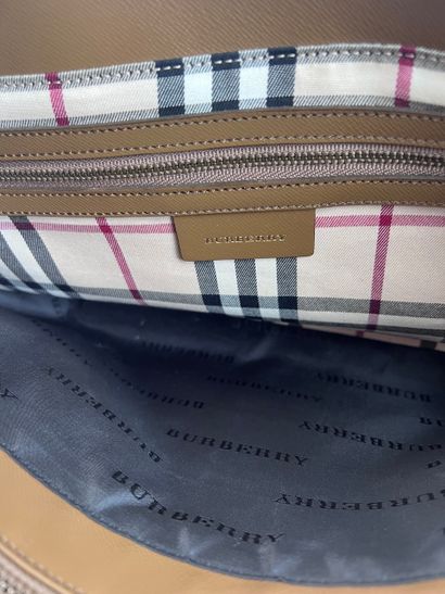 Burberry Tote Bag
Leather tote bag by Burberry.
Large,...