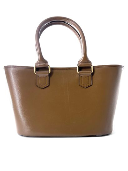 Burberry Tote Bag
Leather tote bag by Burberry.
Large,...
