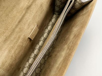 Gucci Dionysus Bag
Sac porté épaule en toile...
