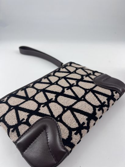 Valentino Garavani Zip Pouch
Pochette zippée,...