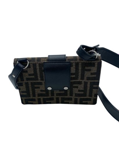Fendi Vintage Zucca Mini Shoulder Bag
Sac...