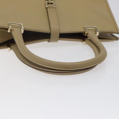Gucci Bow Frame Chain Clutch
Pochette à fermoir...