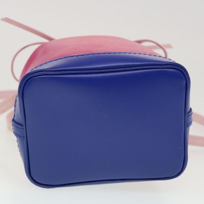 Louis Vuitton Petit Noé
Sac seau en cuir,...