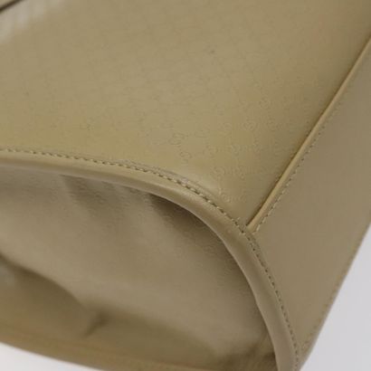 Gucci Bow Frame Chain Clutch
Pochette à fermoir...
