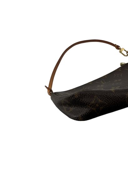 Louis Vuitton Pochette Accessoires
Pochette...