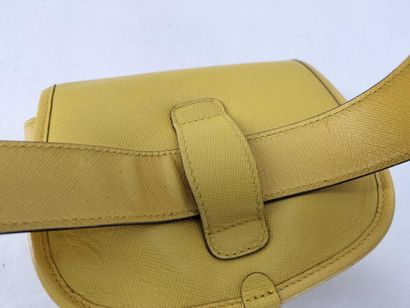 Gucci Front Zip Belt Bag
Sac ceinture en...