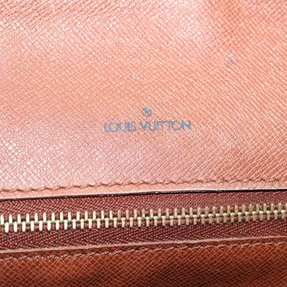 Louis Vuitton Monceau 28
Sac à main rigide...