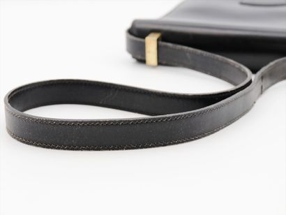 Hermès Sac épaule vintage
Sac porté épaule...