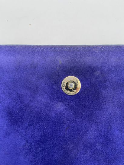 Saint Laurent Belle de Jour Chain Wallet
Pochette...