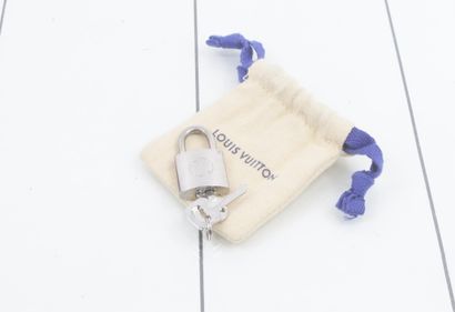 Louis Vuitton Lockme II
Sac à main en cuir,...