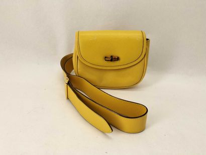 Gucci Front Zip Belt Bag
Sac ceinture en...